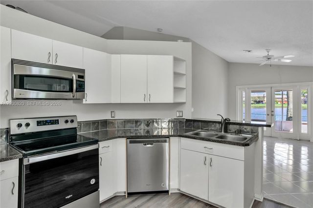 10627 NW 7th Street, Pembroke Pines, FL 33026