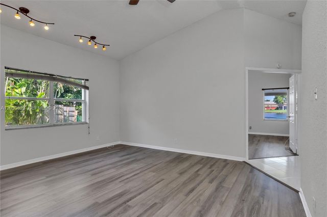 10627 NW 7th Street, Pembroke Pines, FL 33026