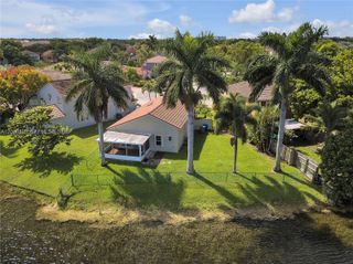 10627 NW 7th Street, Pembroke Pines, FL 33026