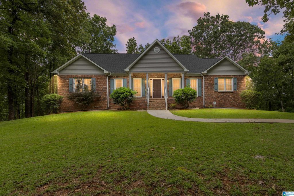205 CHESTNUT CIRCLE, Alabaster, AL 35007