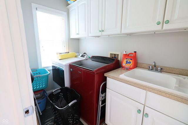 8605 Shamrock Lane, Yorktown, IN 47396