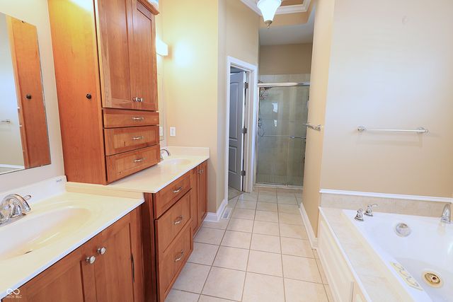 8605 Shamrock Lane, Yorktown, IN 47396