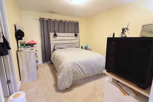 8605 Shamrock Lane, Yorktown, IN 47396