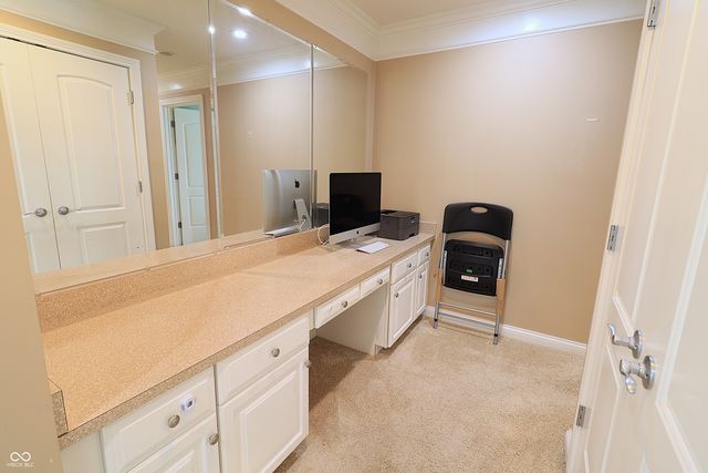 8605 Shamrock Lane, Yorktown, IN 47396