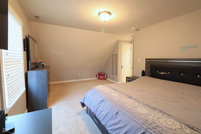 8605 Shamrock Lane, Yorktown, IN 47396