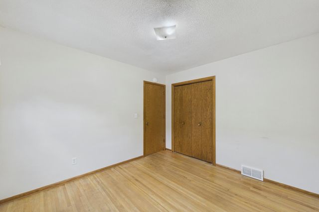 1802 Malvern Street, Roseville, MN 55113