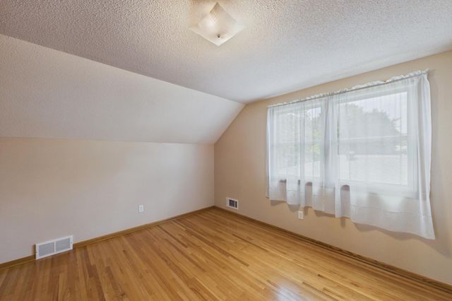 1802 Malvern Street, Roseville, MN 55113