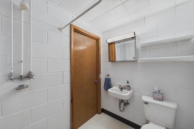 1802 Malvern Street, Roseville, MN 55113