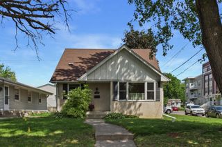 1802 Malvern Street, Roseville, MN 55113