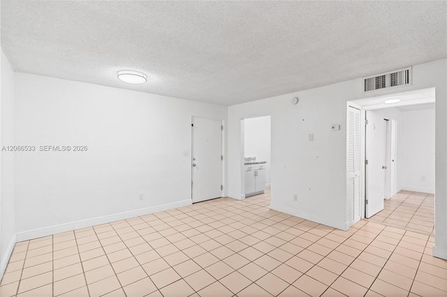 8501 NW 8th Street 106, Miami, FL 33126