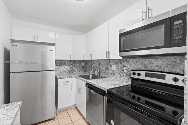 8501 NW 8th Street 106, Miami, FL 33126