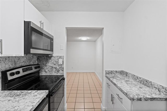 8501 NW 8th Street 106, Miami, FL 33126