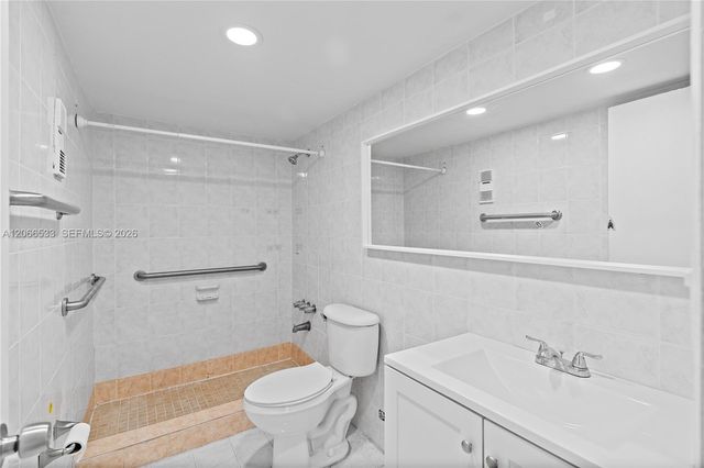 8501 NW 8th Street 106, Miami, FL 33126