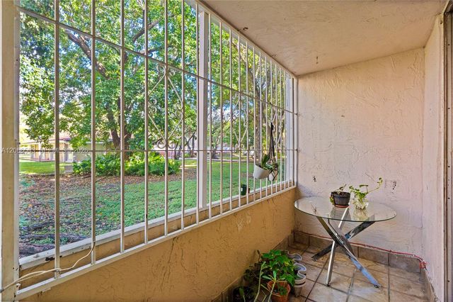 8501 NW 8th Street 106, Miami, FL 33126