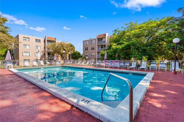 8501 NW 8th Street 106, Miami, FL 33126