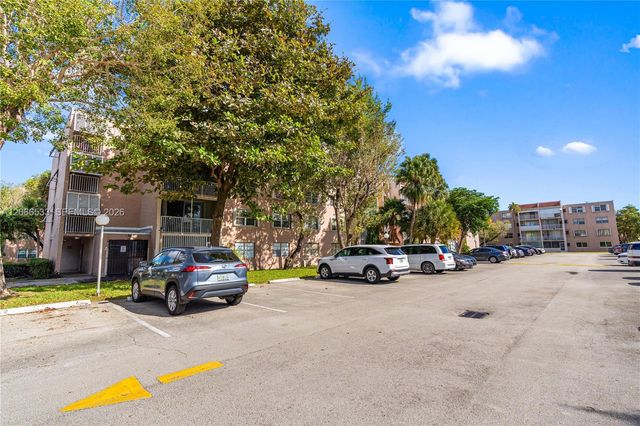 8501 NW 8th Street 106, Miami, FL 33126