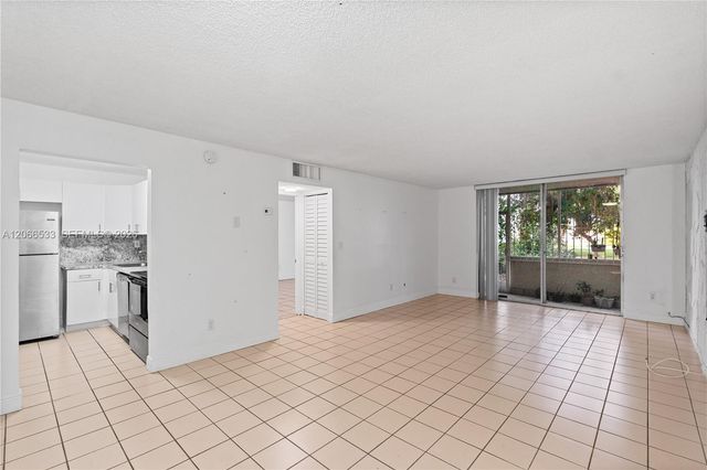 8501 NW 8th Street 106, Miami, FL 33126