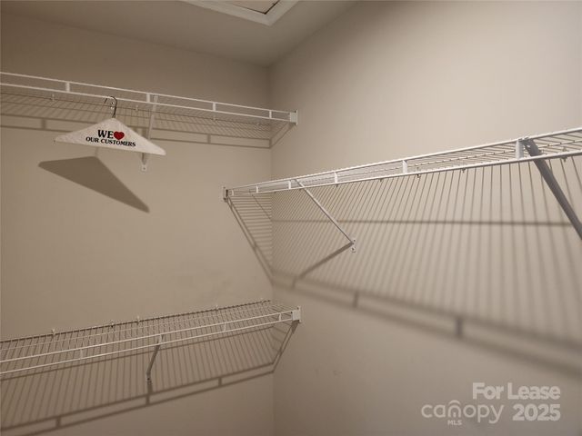 1229 Queen Lyon Court, Charlotte, NC 28205