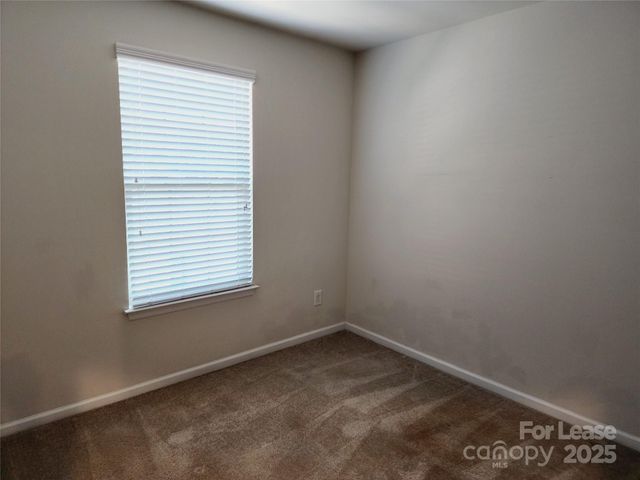 1229 Queen Lyon Court, Charlotte, NC 28205