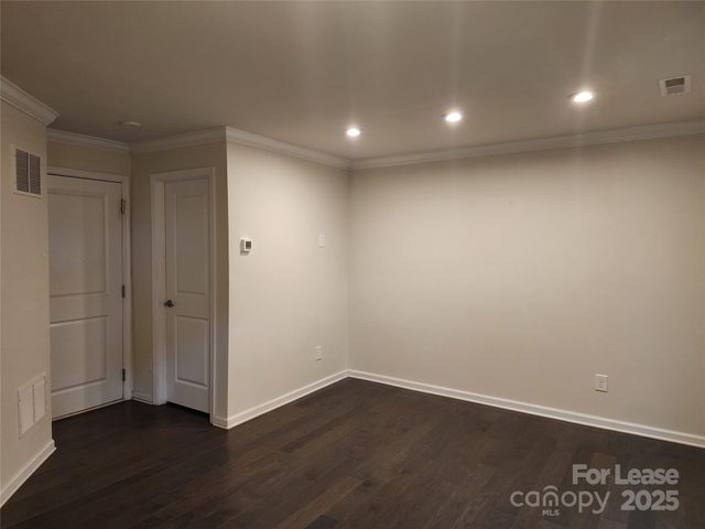 1229 Queen Lyon Court, Charlotte, NC 28205