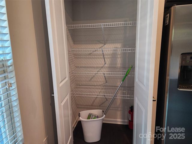 1229 Queen Lyon Court, Charlotte, NC 28205