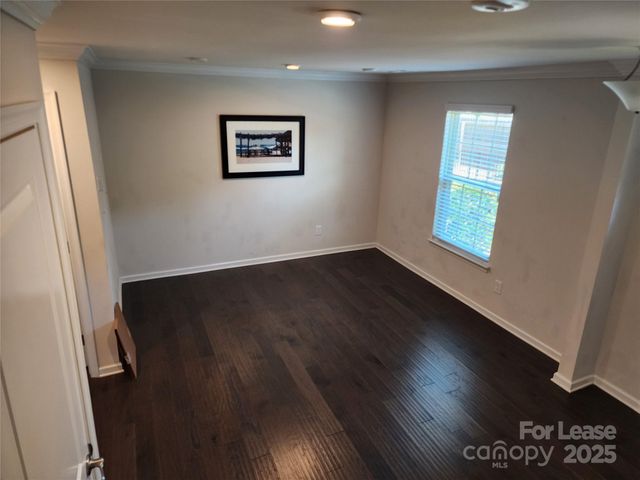 1229 Queen Lyon Court, Charlotte, NC 28205