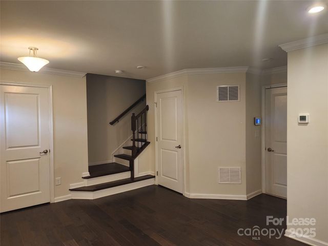 1229 Queen Lyon Court, Charlotte, NC 28205