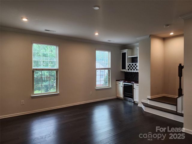 1229 Queen Lyon Court, Charlotte, NC 28205