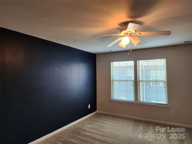 1229 Queen Lyon Court, Charlotte, NC 28205