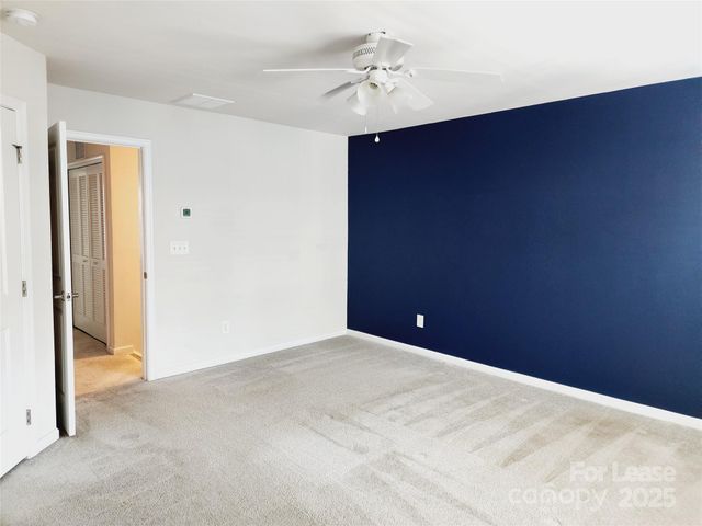 1229 Queen Lyon Court, Charlotte, NC 28205