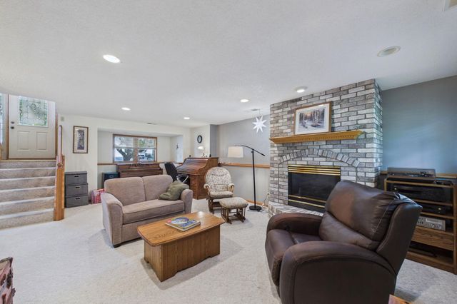 739 Kirche Hill Drive, Carver, MN 55315