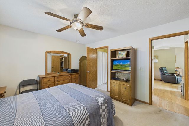 739 Kirche Hill Drive, Carver, MN 55315
