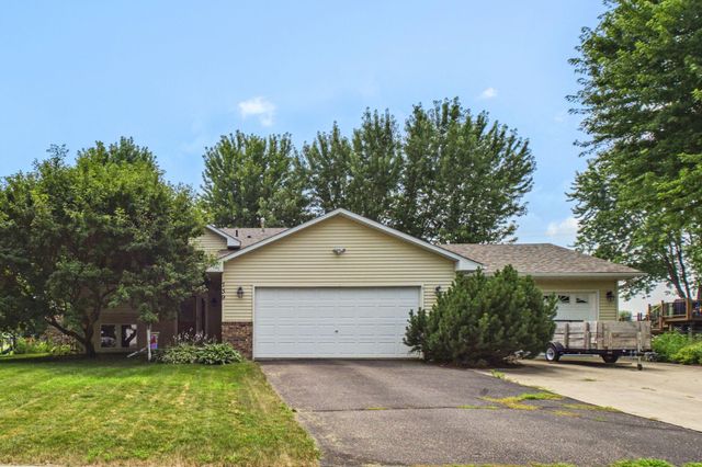 739 Kirche Hill Drive, Carver, MN 55315