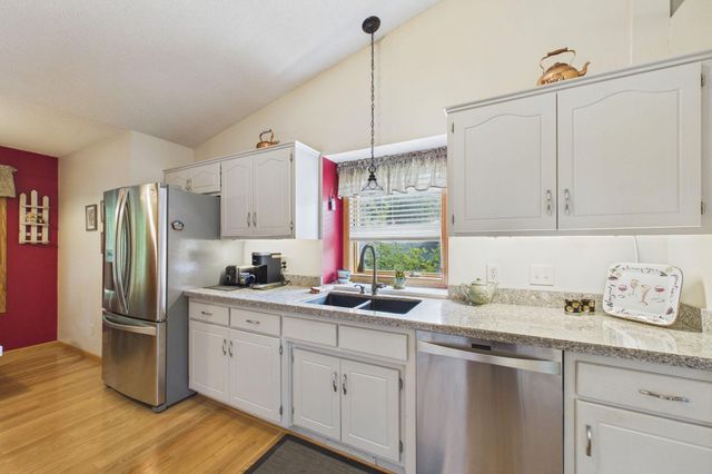 739 Kirche Hill Drive, Carver, MN 55315
