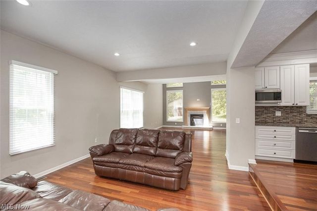 9338 Liberty Road, Twinsburg, OH 44087