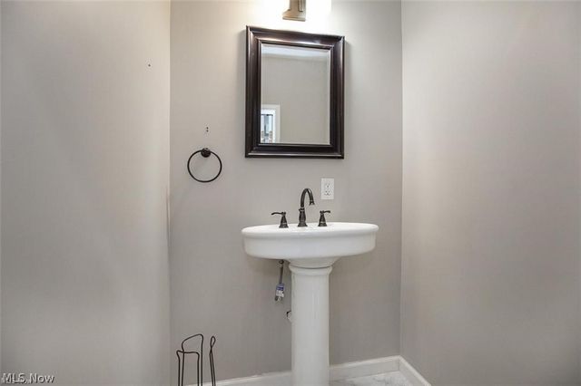 9338 Liberty Road, Twinsburg, OH 44087