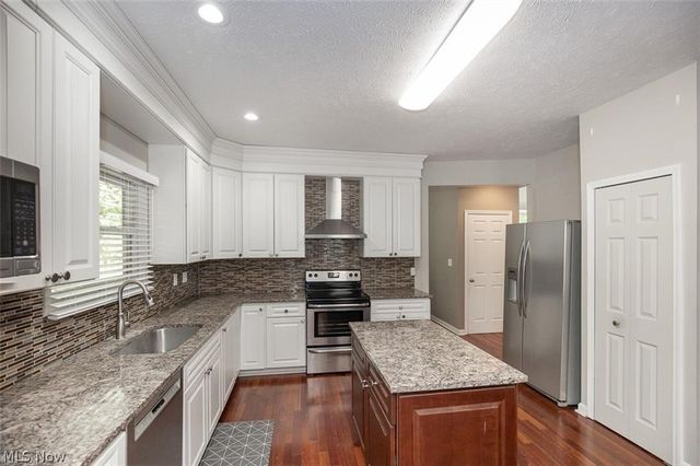9338 Liberty Road, Twinsburg, OH 44087