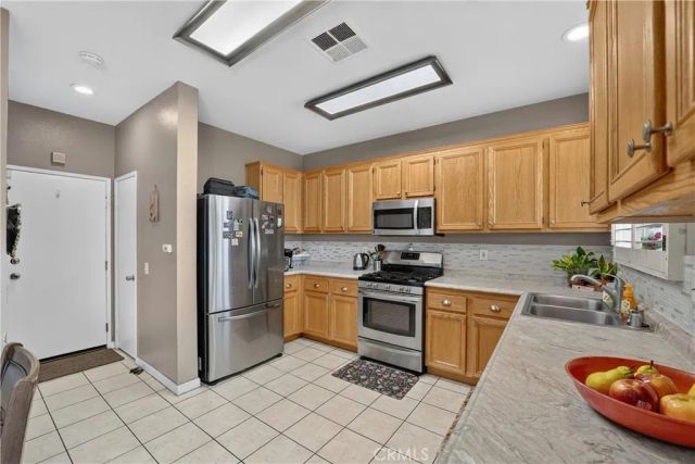 7454 Longstreet, Fontana, CA 92336
