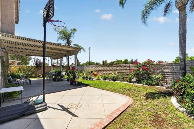 7454 Longstreet, Fontana, CA 92336