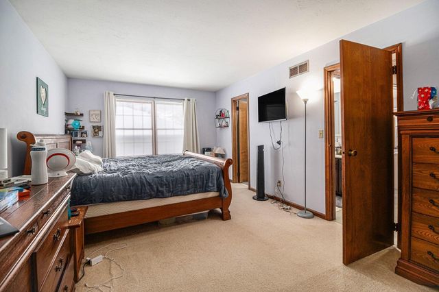 1624 Fox Point Drive, Chesterton, IN 46304