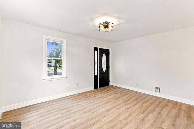 421 BEACON AVE, Paulsboro, NJ 08066