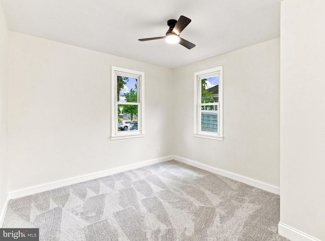 421 BEACON AVE, Paulsboro, NJ 08066