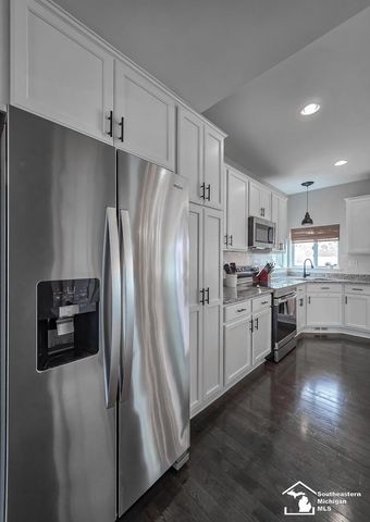 23200 Bluegrass Drive, Brownstown Twp, MI 48183