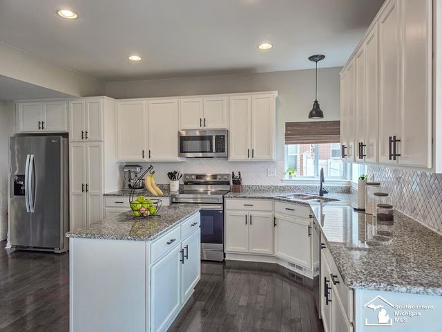 23200 Bluegrass Drive, Brownstown Twp, MI 48183