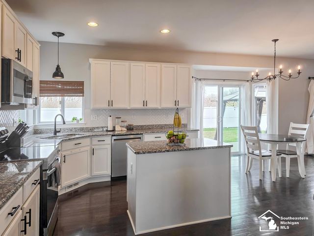 23200 Bluegrass Drive, Brownstown Twp, MI 48183