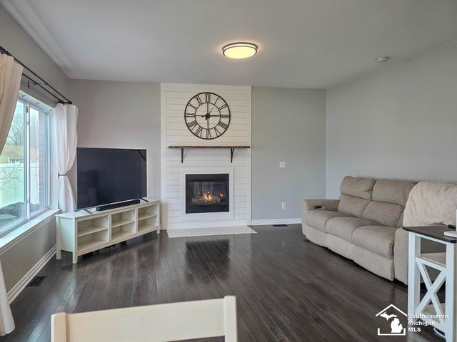 23200 Bluegrass Drive, Brownstown Twp, MI 48183