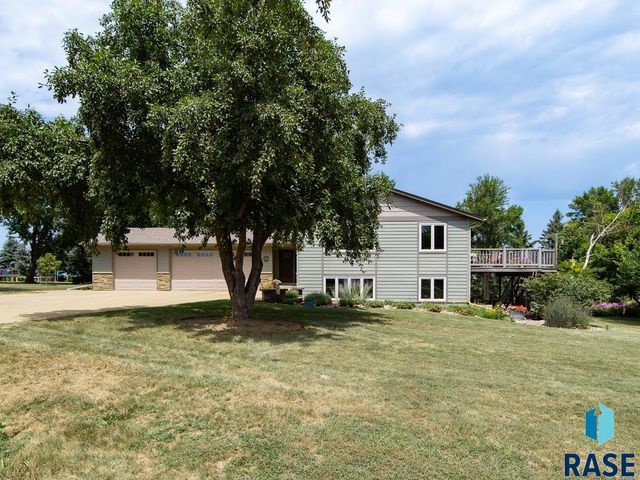 8704 E 38th St Street, Sioux Falls, SD 57110