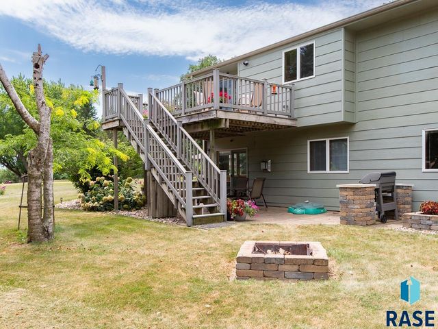 8704 E 38th St Street, Sioux Falls, SD 57110
