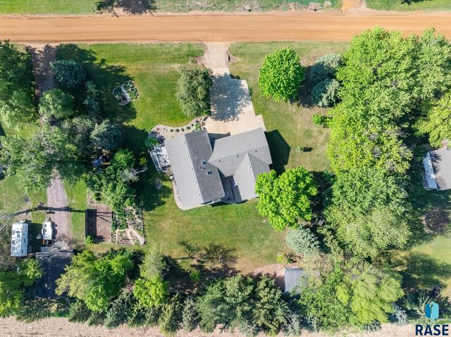 8704 E 38th St Street, Sioux Falls, SD 57110