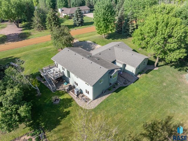 8704 E 38th St Street, Sioux Falls, SD 57110